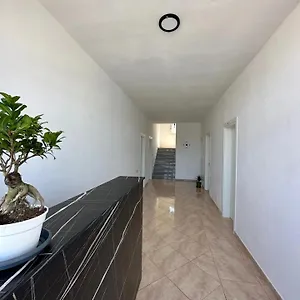  Apartman Memushaj